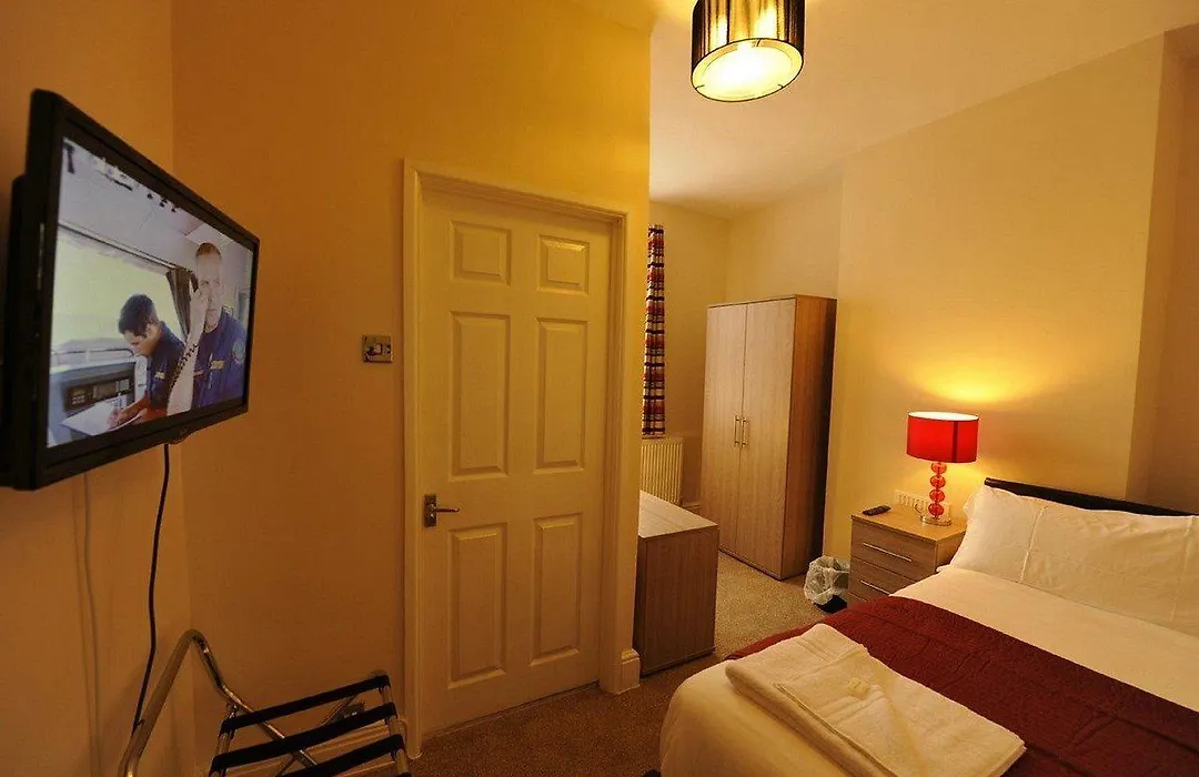 Gail'S Guest House-1